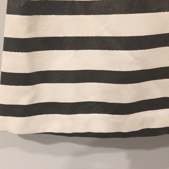 MINKPINK Faux Leather Striped Mini Skirt Size M - Picture 5 of 10